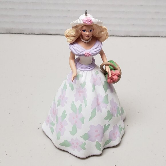 Barbie Springtime 1995 Hallmark Ornament - Picture 4 of 8